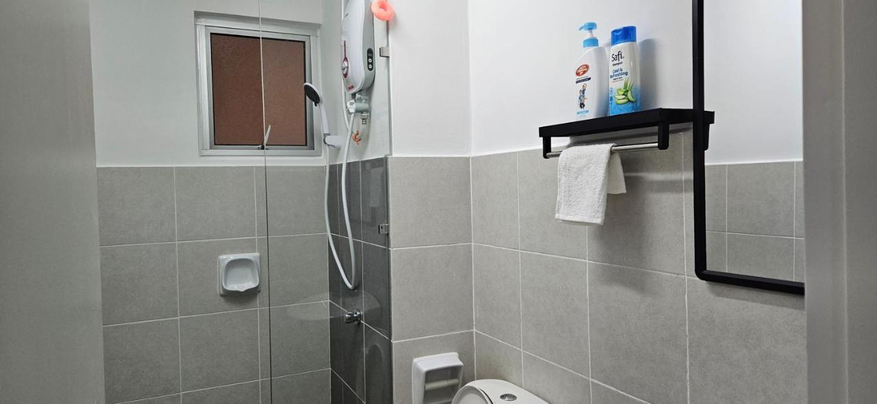 Er 3bedroom With Balcony Nearest Klia Sepang