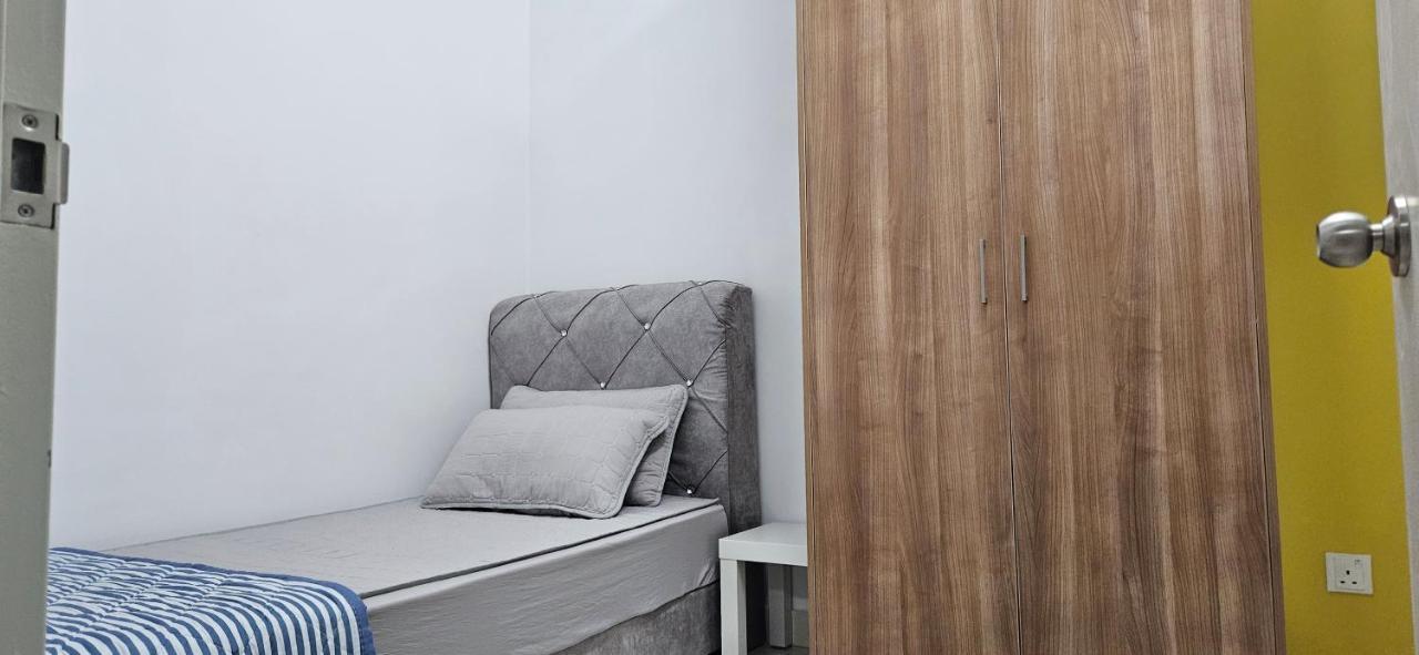 Er 3bedroom With Balcony Nearest Klia Sepang